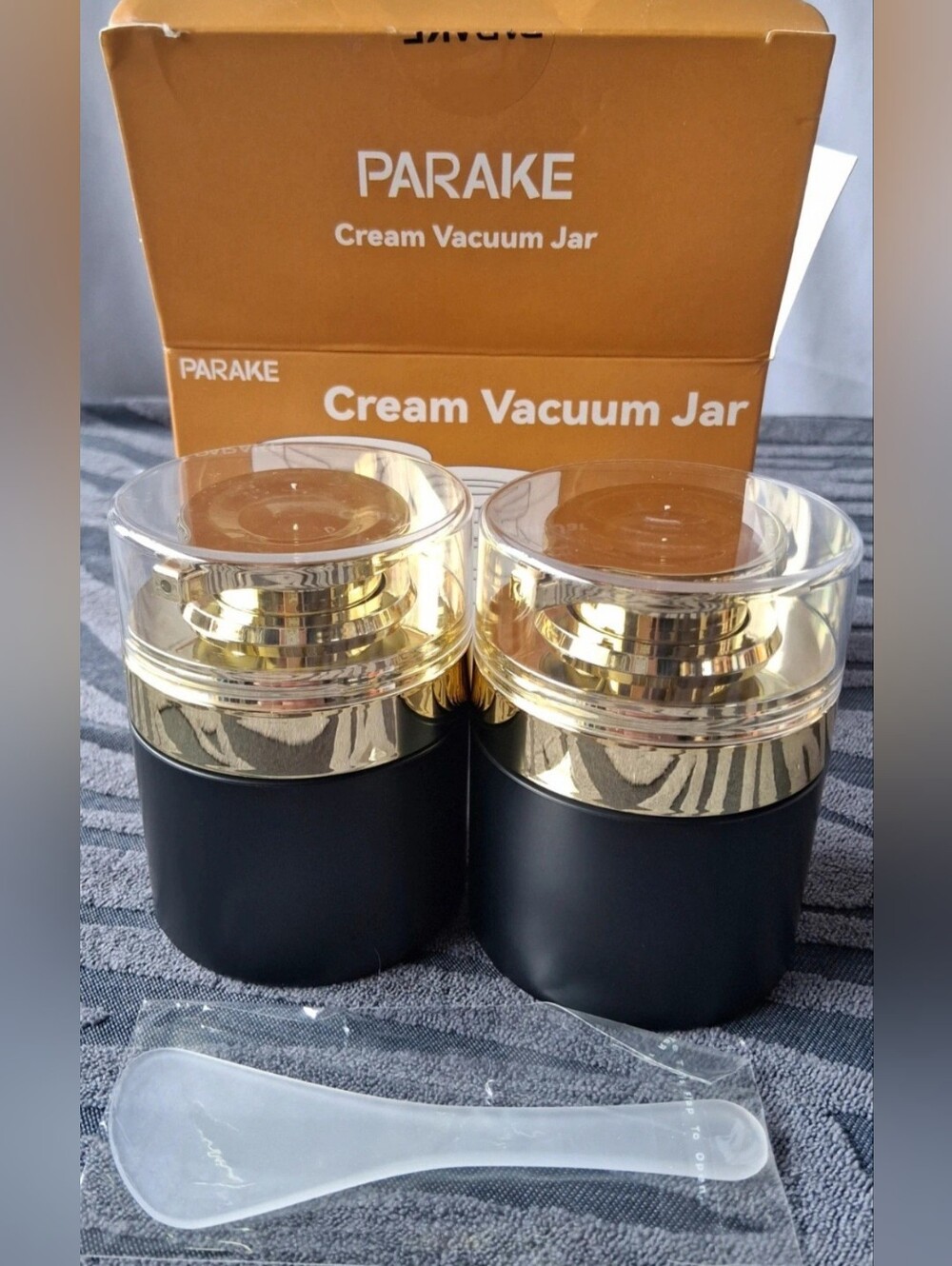 Parake Black and Gold Cream Vacuum Jar Skincare Containers (2 Pack)